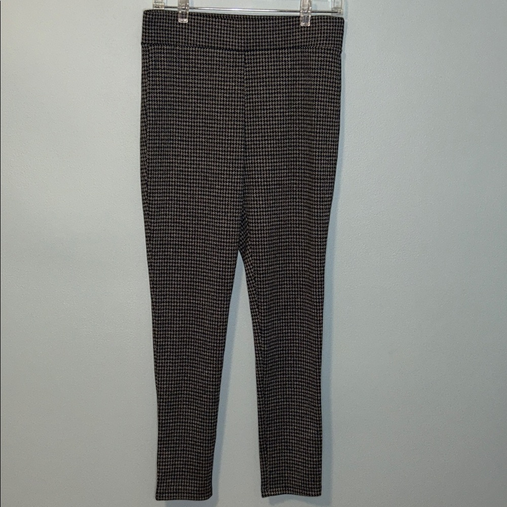 LOFT Black and White Houndstooth Cropped Pull-on Style Knit Pants, Size M
